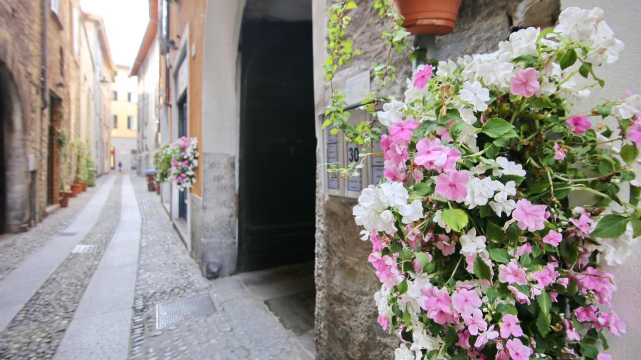 Italianway - Vitani 30 Como Exterior photo