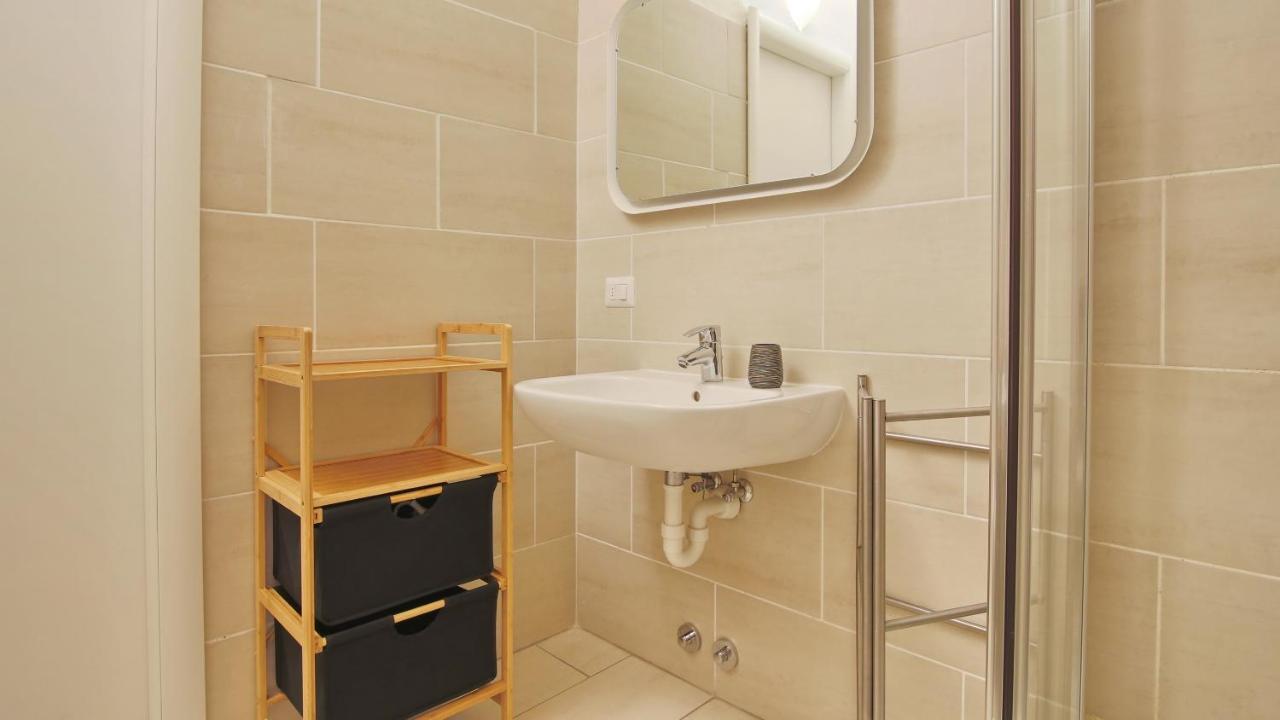 Italianway - Vitani 30 Como Exterior photo